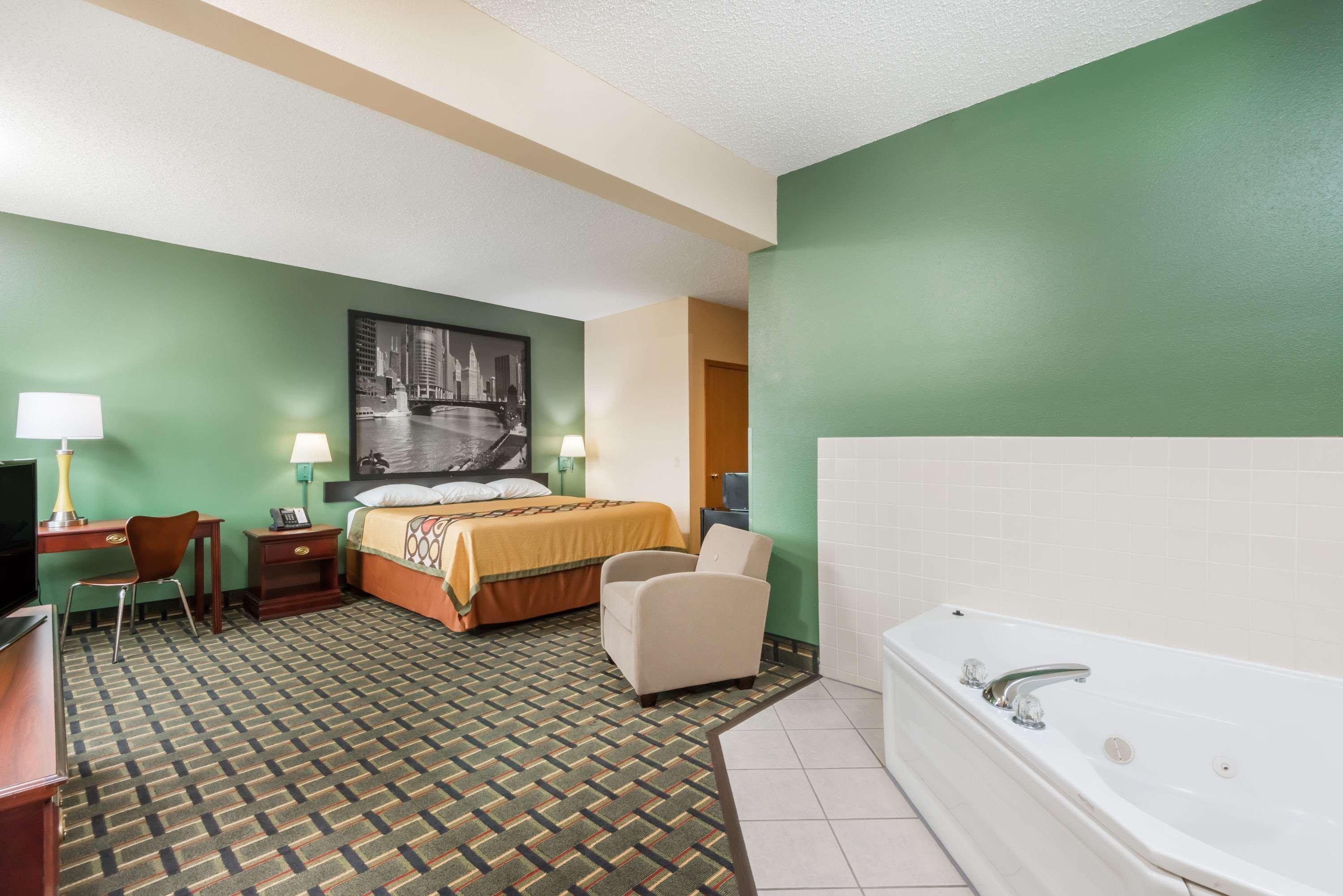 Super 8 By Wyndham Mt. Carmel Il Hotel Mount Carmel Bagian luar foto
